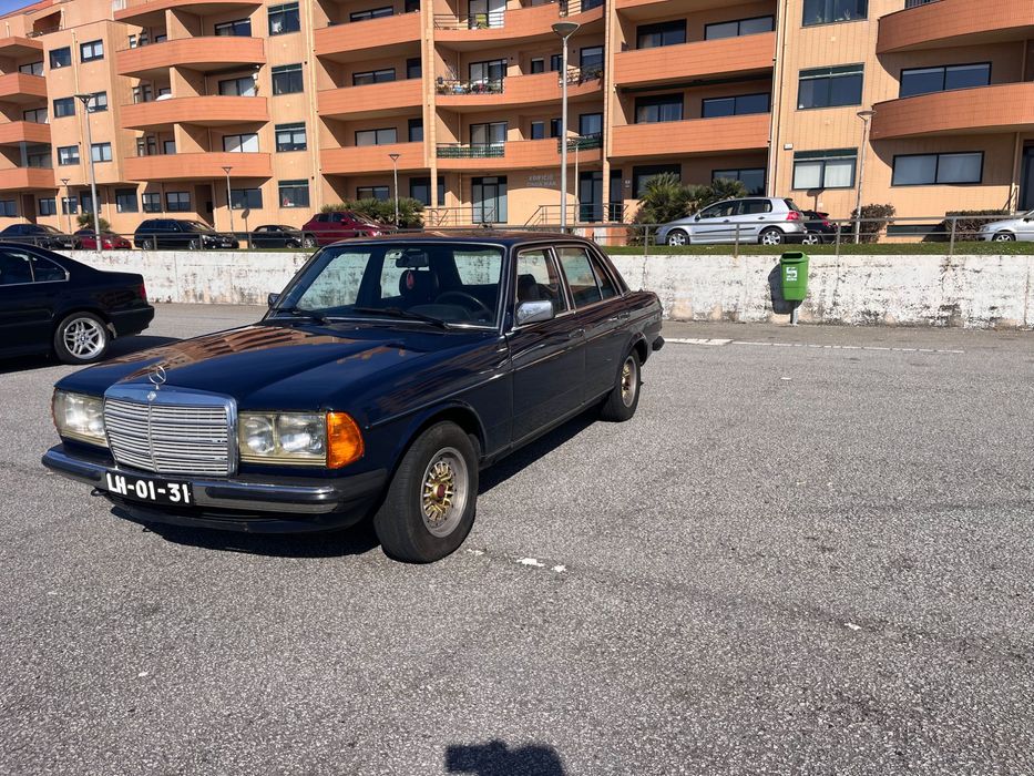 Mercedes W123 300d Automatic Clássico
