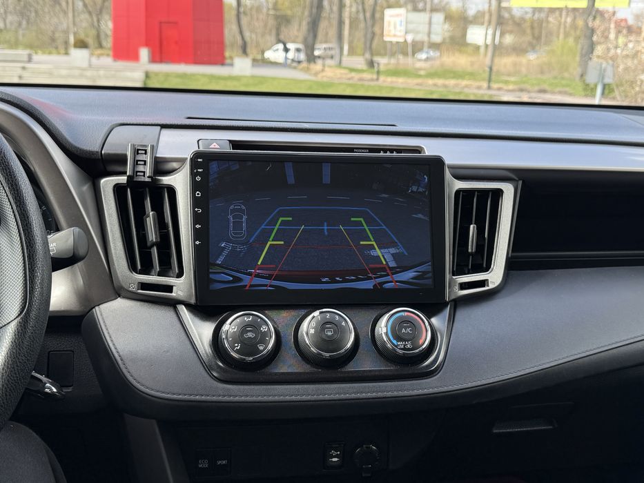 Toyota RAV4 2017 рік