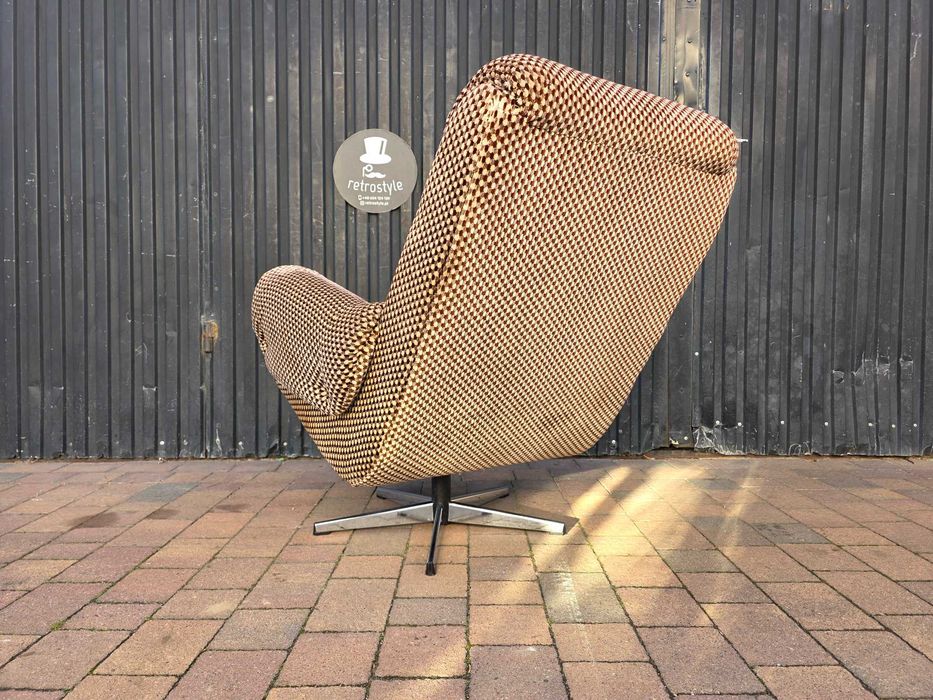 Fotel obrotowy z regulowanym oparciem, Czechosłowacja lata 70 Design, Vintage, RETRO