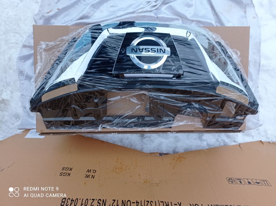 Nissan Rogue Ниссан рог решотка эмблема