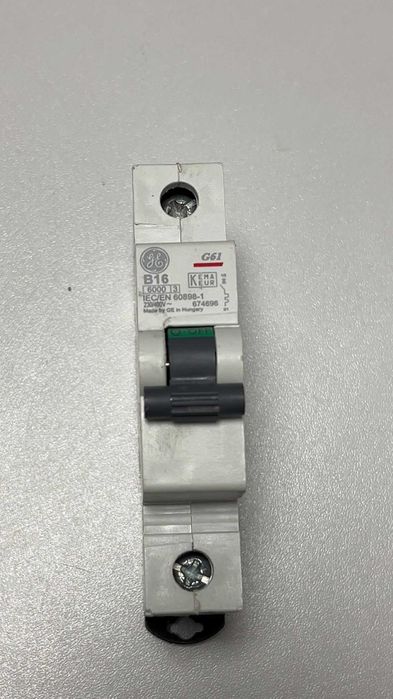 Bezpiecznik GE B16