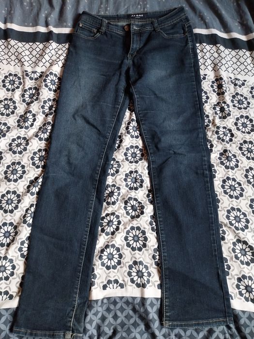 Sprzedam jeansy.