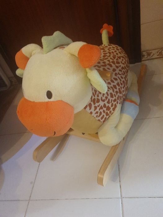 Girafinha baloiço muito fofinha completamente nova