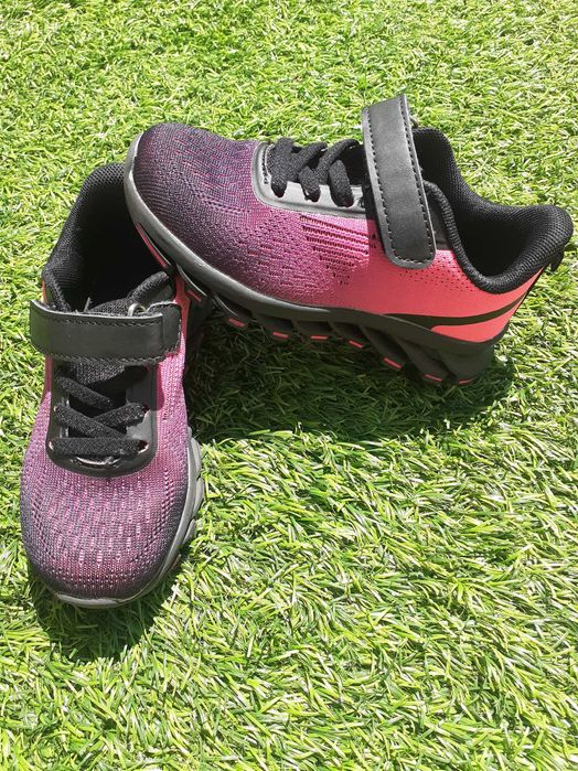 Ténis N 27 usados 1 vez + Pantufas sola de borracha N 27, Menina