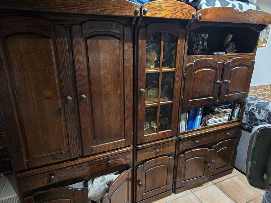 Movel de sala madeira maciça  otimas condicoes