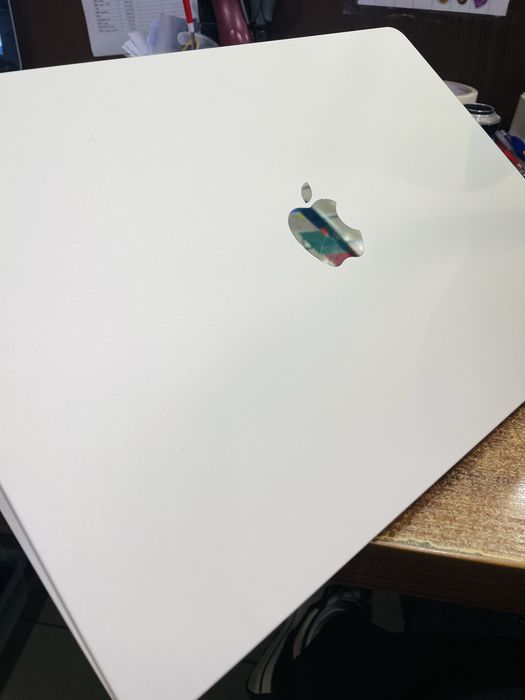 Apple MacBook air 15 m4 16/512
