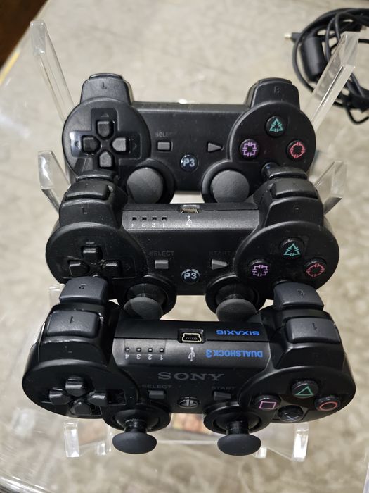 Sony PS3 250 GB com 3 comandos