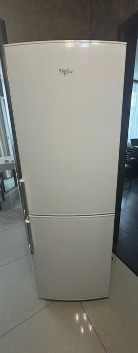Холодильник Whirlpool