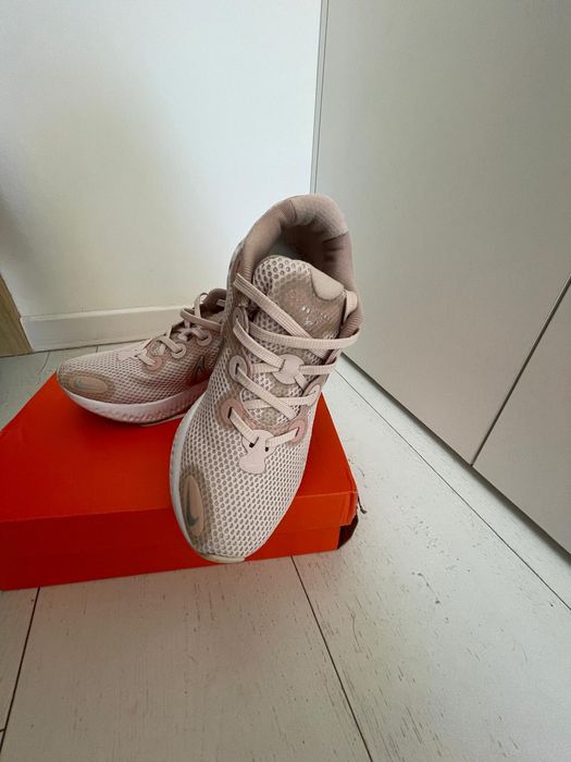 Buty sportowe Nike r. 36, damskie, s. Bdb
