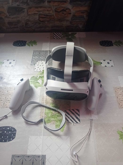 Headset VR Pico 4 Ultra