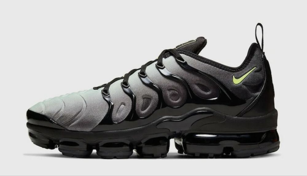Nike vapor max plus grey