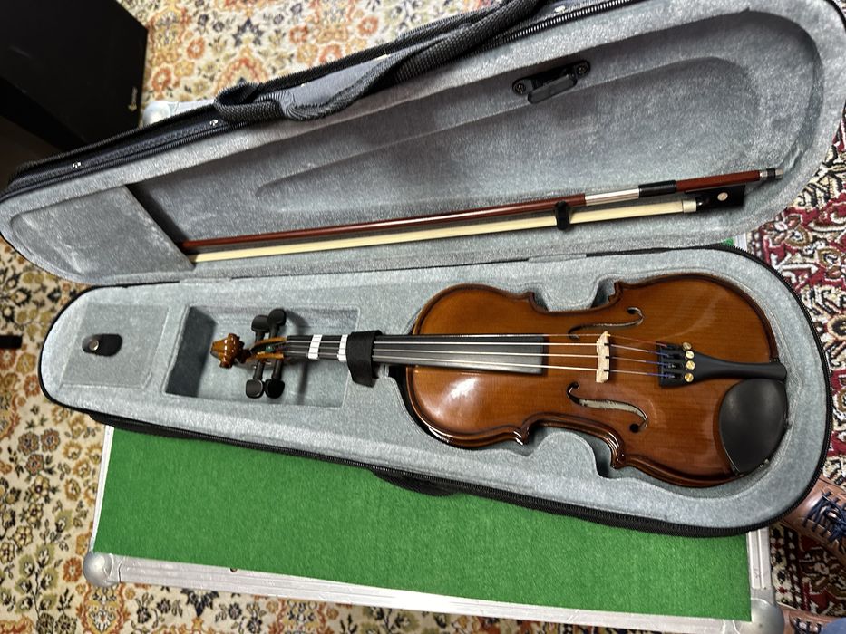 Cremona Violin Model SV-75 – 1/4 Size with Shoulder Rest and Endpin64284666667651123