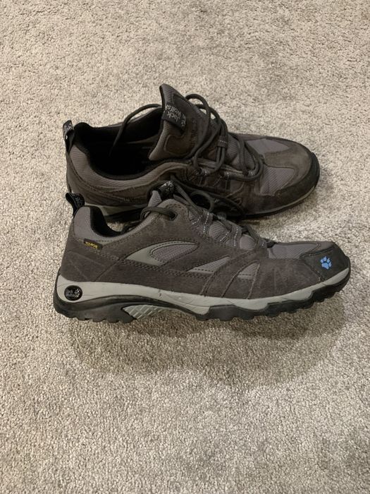 Сірі трекінгові кросівки Jack Wolfskin