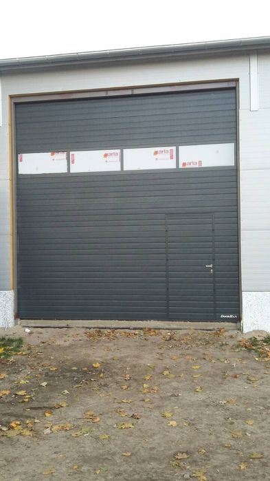 Brama garażowa segmentowa Bramy garazowe przemysłowe producent