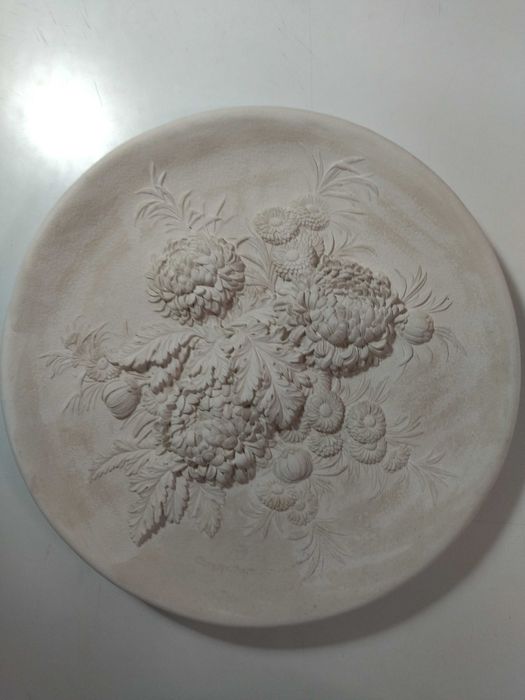 Peça Redonda em Gesso com Relevo (para pintar ou não)