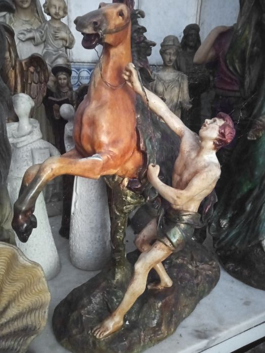 Figuras em marfinite .. Preço por peça