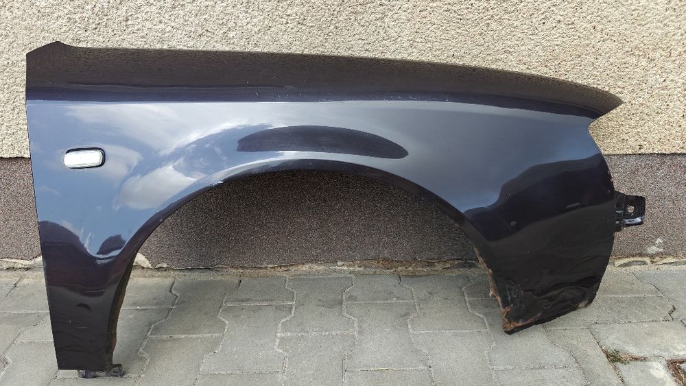 Błotnik prawy przedni Audi A6 C5 Sedan LZ4V