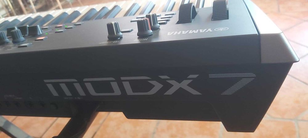 Yamaha MODX 8, como novo.