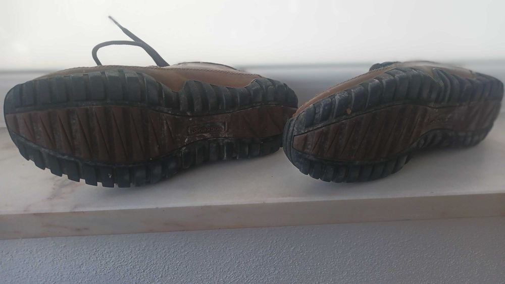 Sapato e bota em pele verdadeira