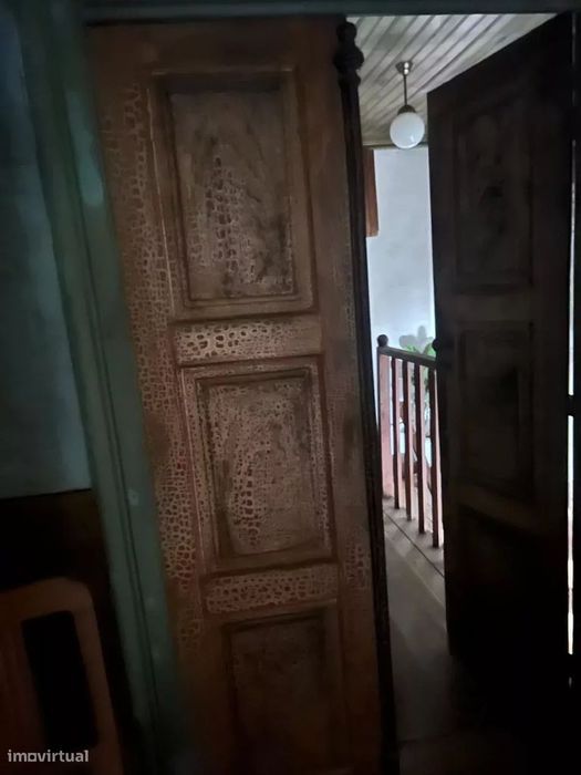 Casa Espaçosa em Caçarelhos e Angueira