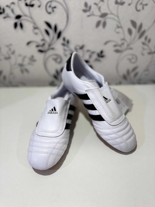 Кросівки жіночі Adidas Originals Taekwondo White JQ4774,  39.5р