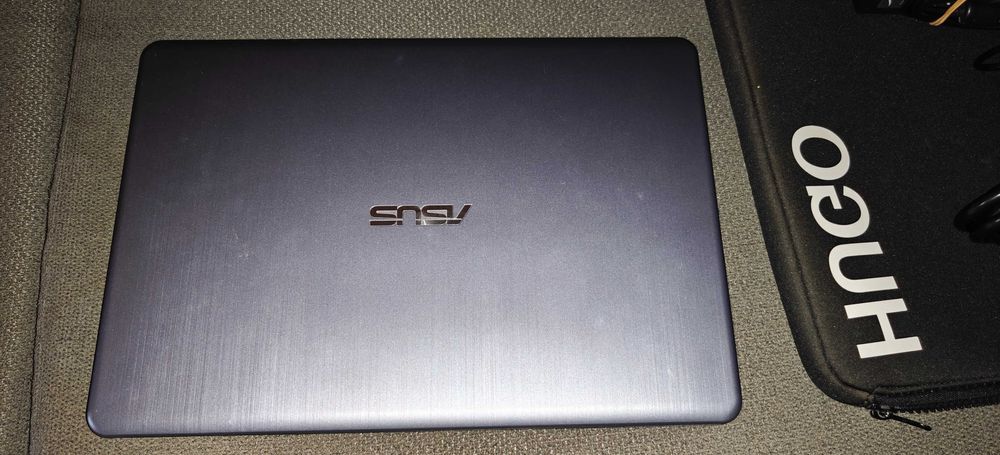 Asus Vivobook E406M