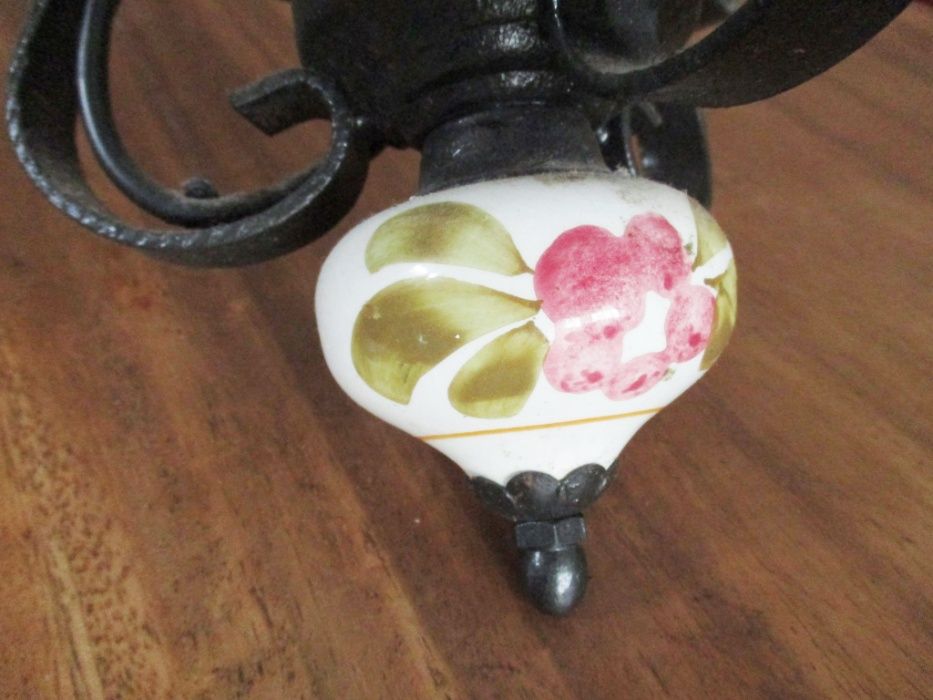 Candeeiro antigo - porcelana pintada á mão - Iluminação com lâmpada