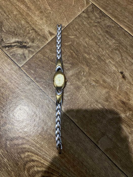 наручний годинник q&q superior