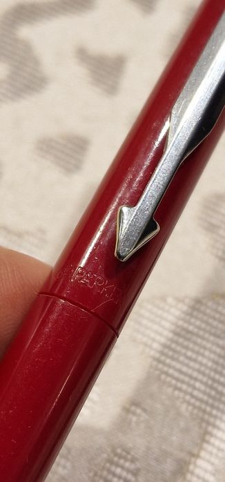 Caneta Parker Vermelha com 2 recargas