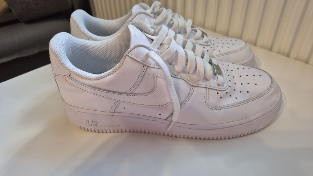 Białe adidasy Nike AIR