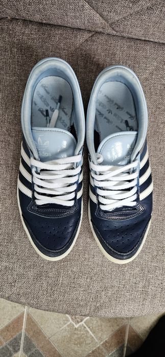 Продам женские кроссовки Adidas  р.37
