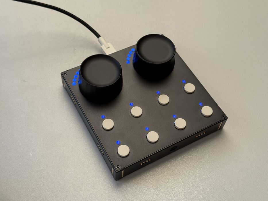 Intech Studio TEK2 EF44 BU16 midi kontroler