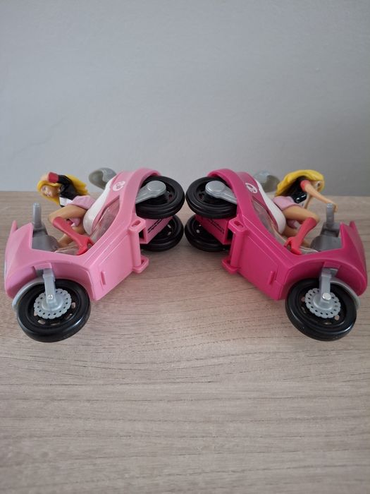 Dwie Barbie na motorach