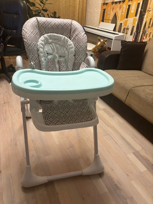 Стілець для годування бембі на колесах