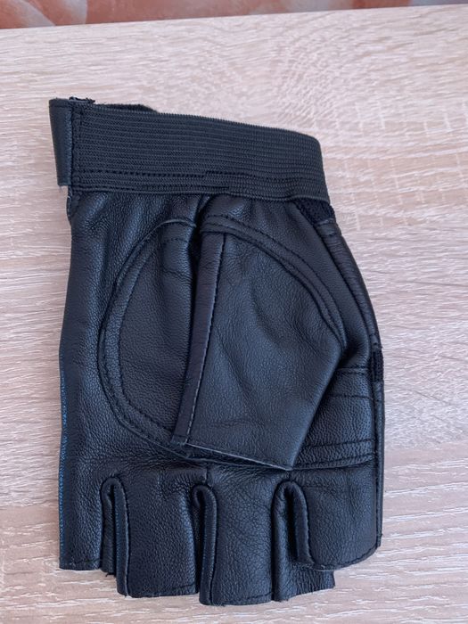 Перчатка кожаная для фитнеса