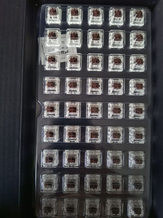 Switche Royal Kludge brown – komplet, lub na podaną ilość, stan bdb