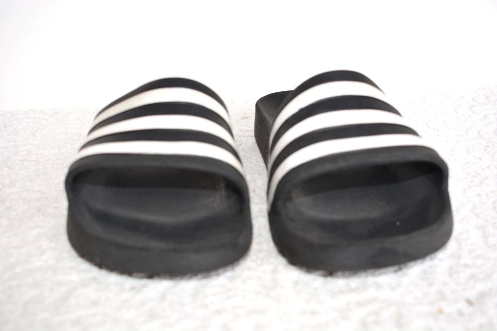 Adidas klapki basenowe czarne w paski rozmiar 37/22,5
