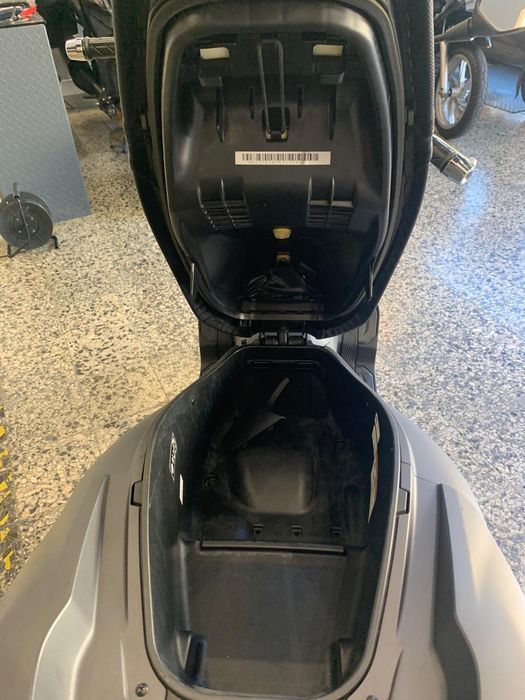 Honda PCX de 2020 em estado Irrepreensível. 12897 Kms Sempre assistida na Honda