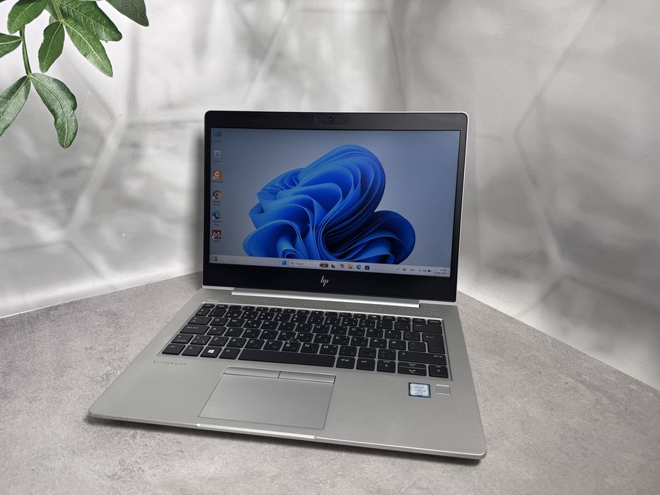 Ноутбук HP EliteBook 830 G5 / i5-8250U / 8GB RAM / SSD 256GB / 13.3" FHD IPS / Windows 11 Pro