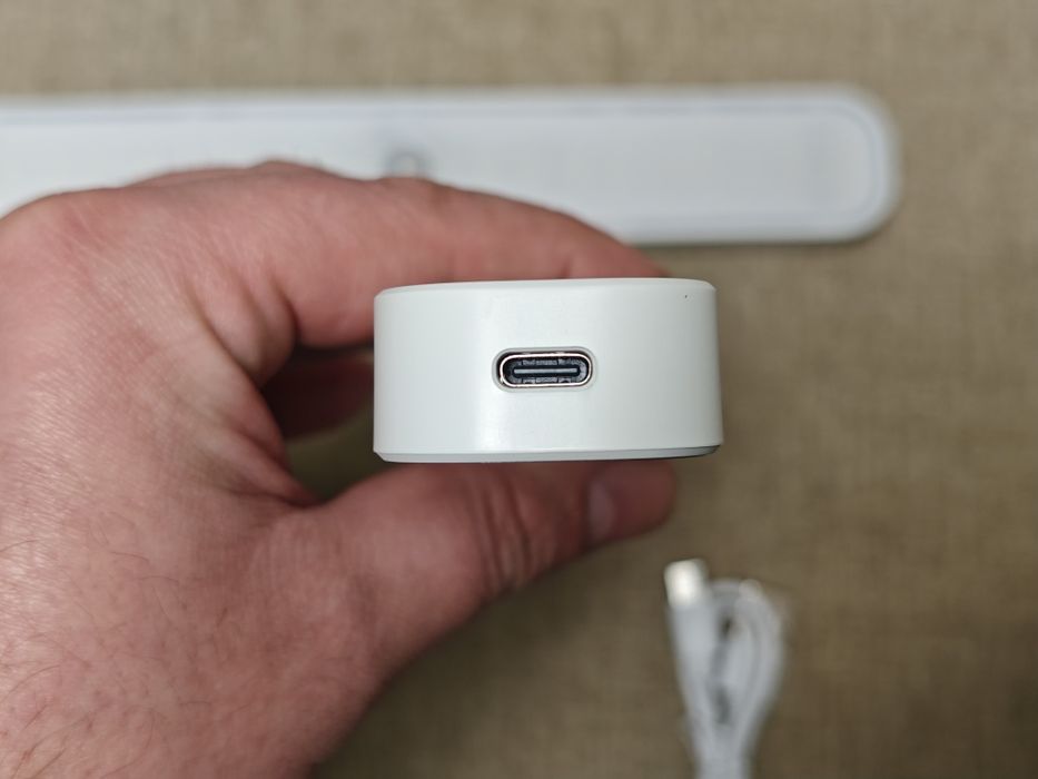 LED лампа на магните с аккумулятором 1300mAh с датчиком движения 6000К