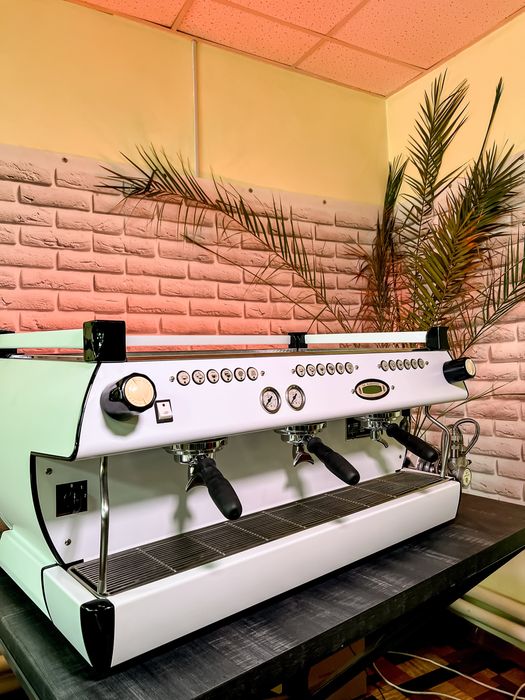 Кавоварка lamarzocco gb5 av3