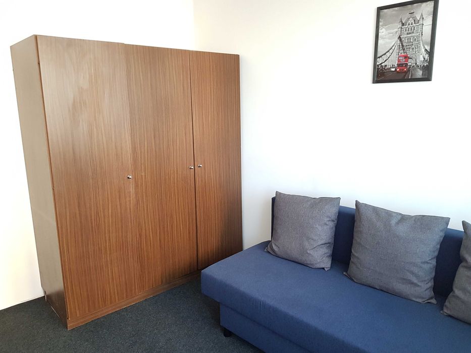 Pokój z balkonem blisko centrum, os. Gwiazd, ul. Roździeńskiego / ENG