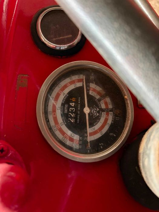 Trator Massey Ferguson 135