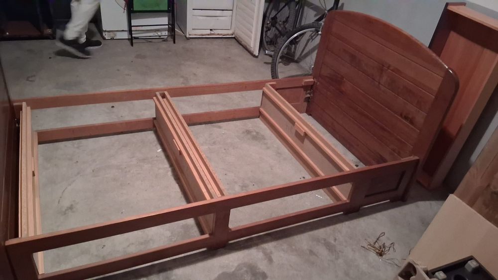 Cama Solteiro + arrumação