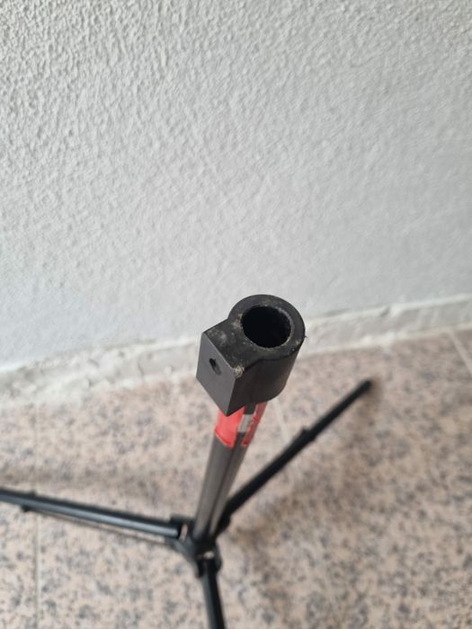 Tripé pequeno para adaptar a algo
