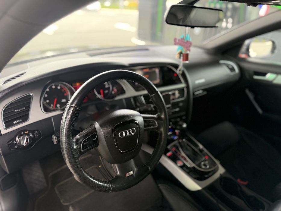 продам Audi A5 s line