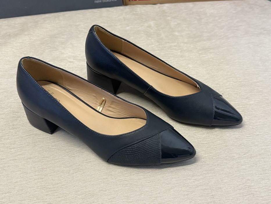 Buty damskie na obcasie / Sarah  Karen / 39