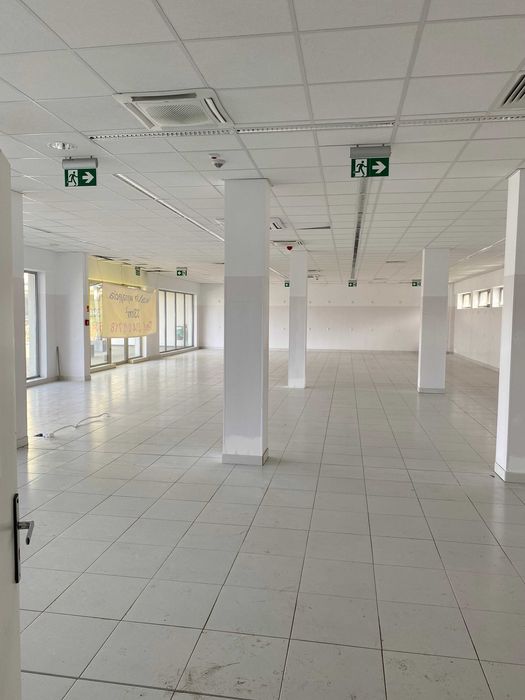 Lokal 260m² w galerii z dużym parkingiem