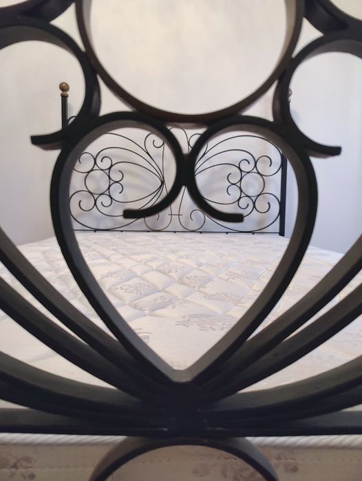 Cama de Vénus para Casal em Metal