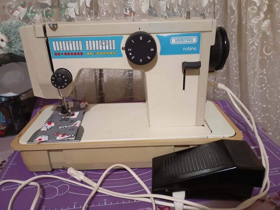 Швейна машинка  ,,Верітас рубіна"